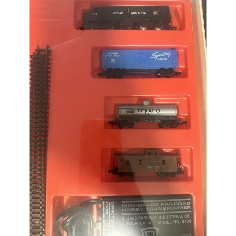 Parkway Vintage Bookshelf Railroad N Gauge Train Complete Set SEALED